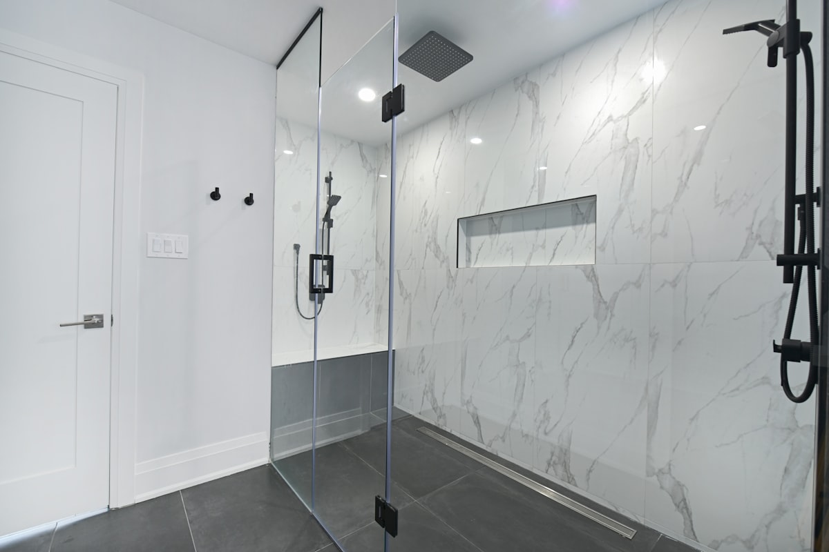 Bathrooms & Kitchens